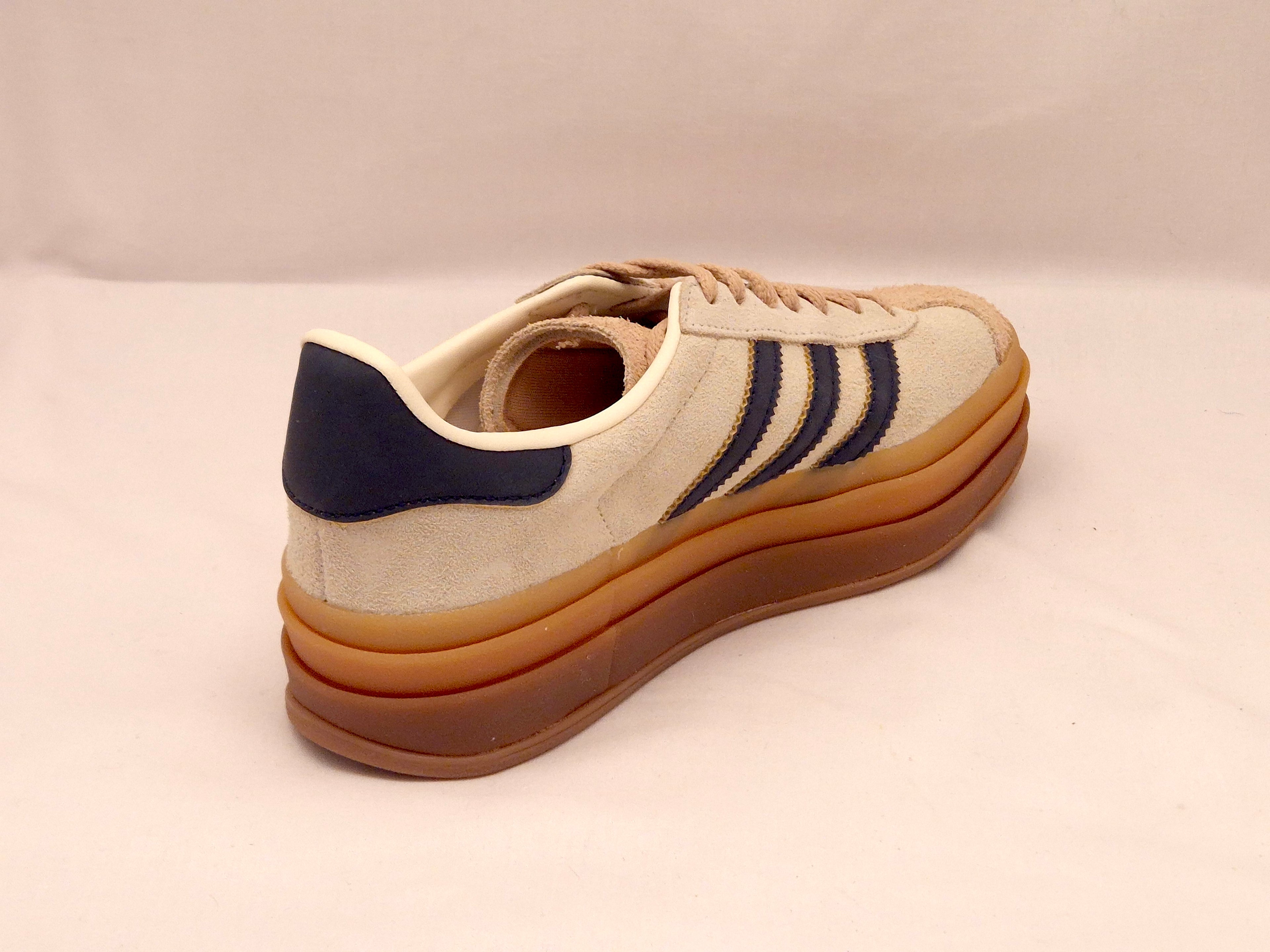 Adidas Gazelle UK4.5