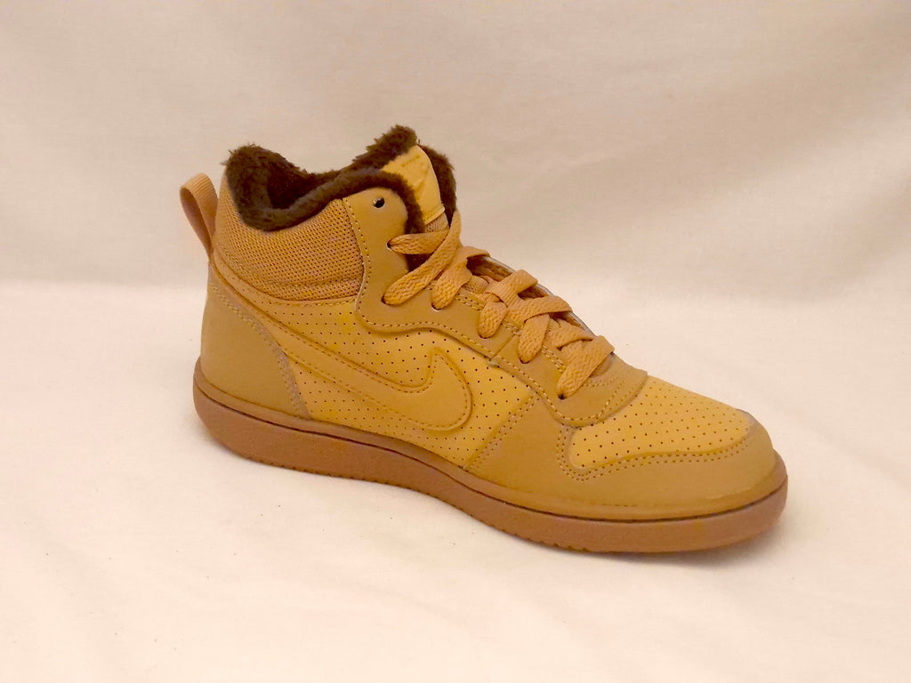 Nike Court Borough mid UK4