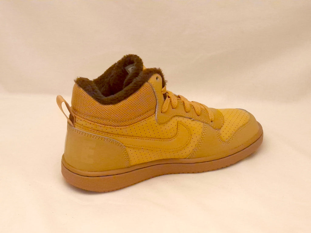 Nike Court Borough mid UK4