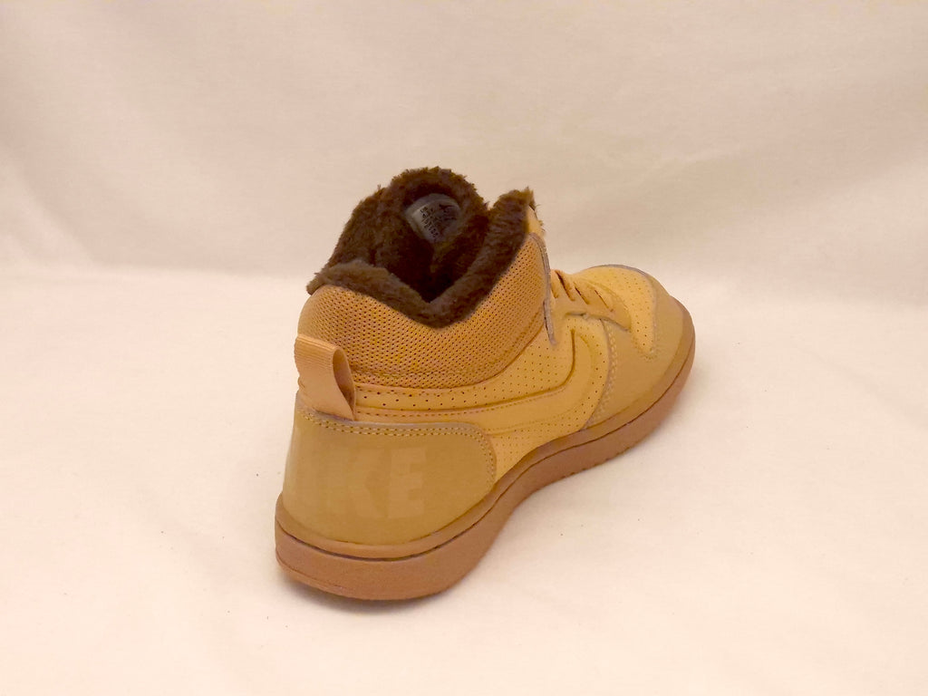 Nike Court Borough mid UK4
