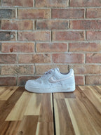 Nike Air Force 1 07 womens uk7.5 brand new in box