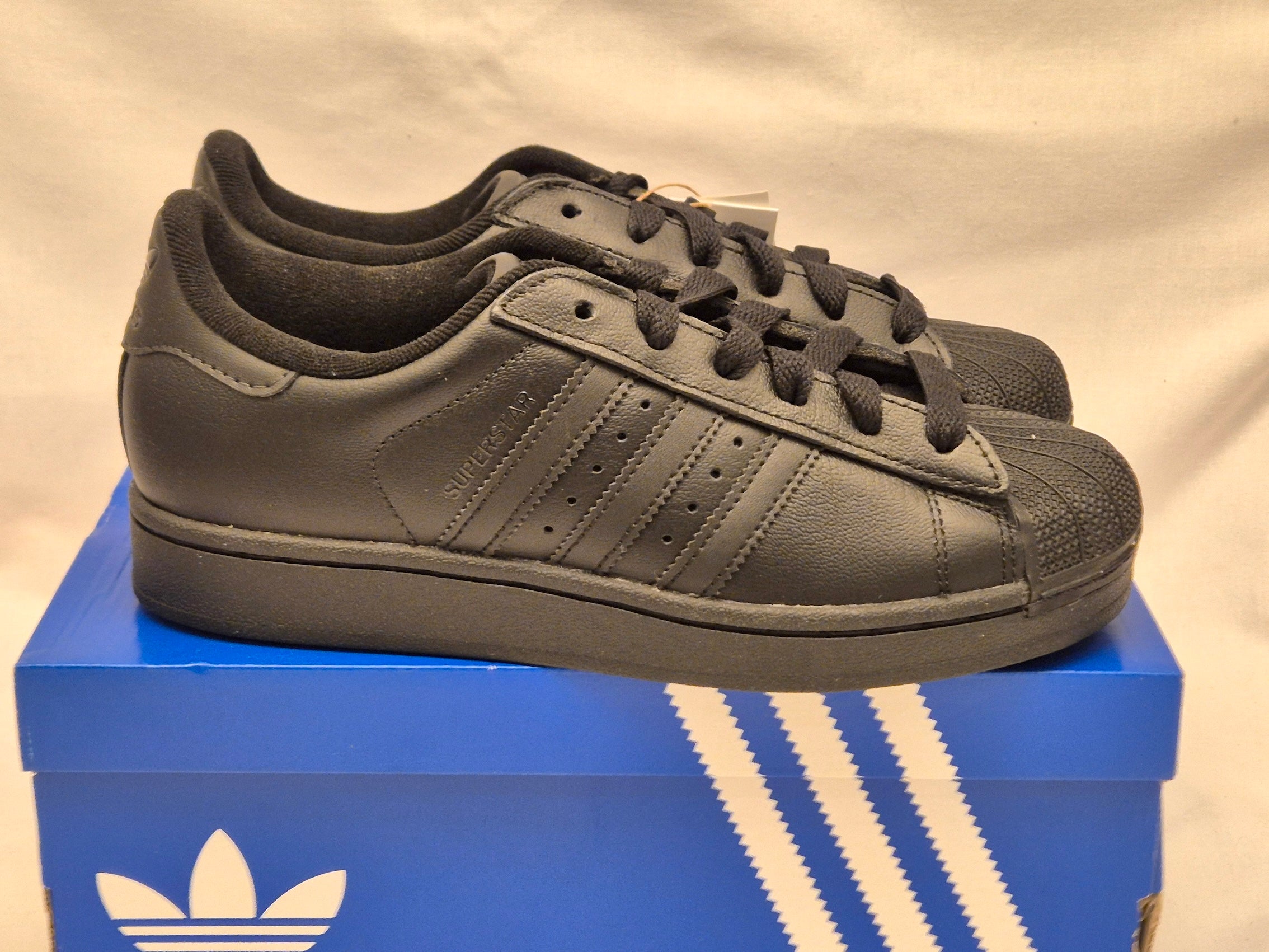 Adidas Superstar II – Black – UK Size 5 – Brand New in Box